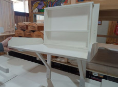 Hospitais públicos de SC recebem móveis feitos por apenados em parceria