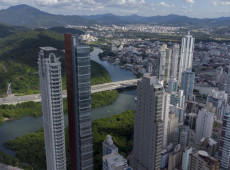 A Lei nº 2.805/2008 de Balneário Camboriú tornou obrigatórias as vistorias prediais periódicas em edificações da cidade