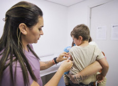 SC aplica 191 mil doses em três semanas e reforça vacinação infantil