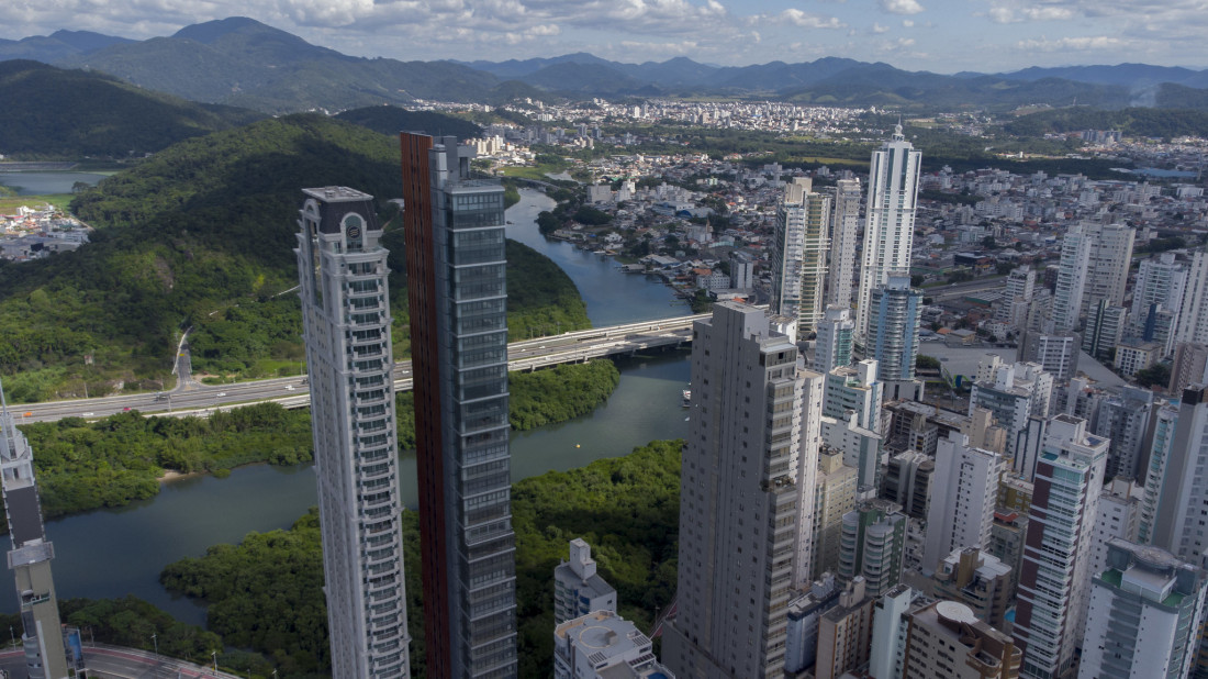 A Lei nº 2.805/2008 de Balneário Camboriú tornou obrigatórias as vistorias prediais periódicas em edificações da cidade