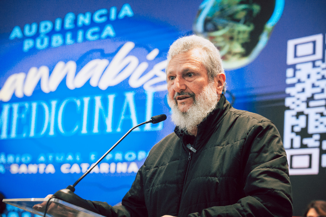 Padre Pedro está debatendo e divulgando conhecimento sobre os medicamentos derivados da cannabis e o resultado no tratamento de diversas doenças.