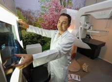 Outubro Rosa: Maternidade Carmela Dutra intensifica mamografias