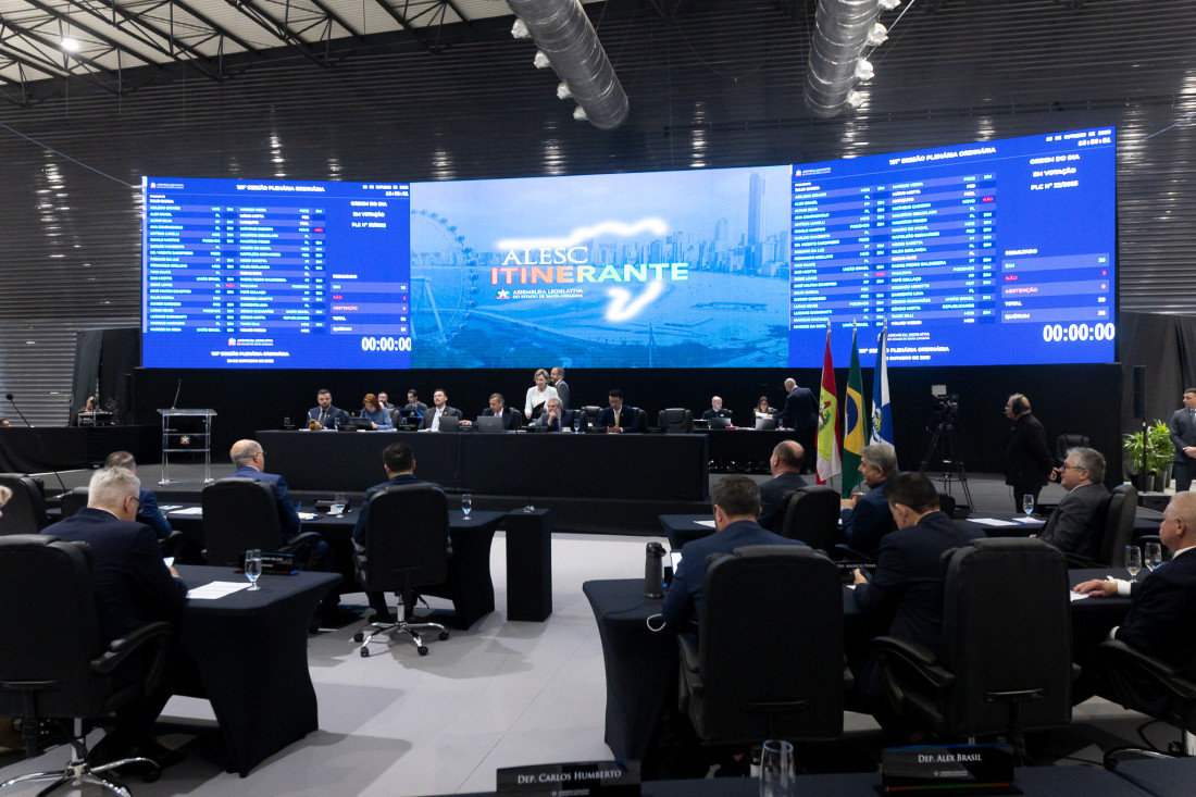 Plenário do Alesc Itinerante, na tarde desta terça-feira, durante a votação dos projetos