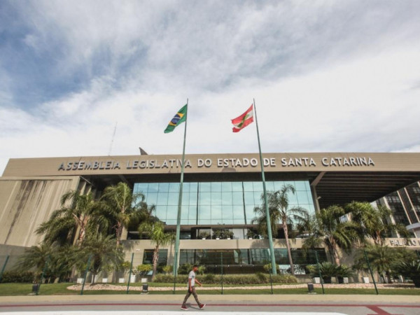 As atividades começam na segunda-feira (3), com duas importantes iniciativas.