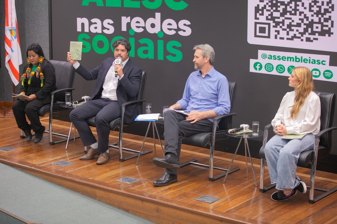 
Kerexu, Marquito, Pedro Uczai e Rosa Maria