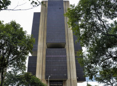 BC mantém juros básicos em 15% ao ano pela terceira vez seguida
