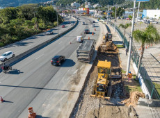 A triplicação abrange quase 10 quilômetros de extensão, sendo 6 km da rodovia principal SC-401 e 3 km de vias marginais, com 1,5 km em cada sentido