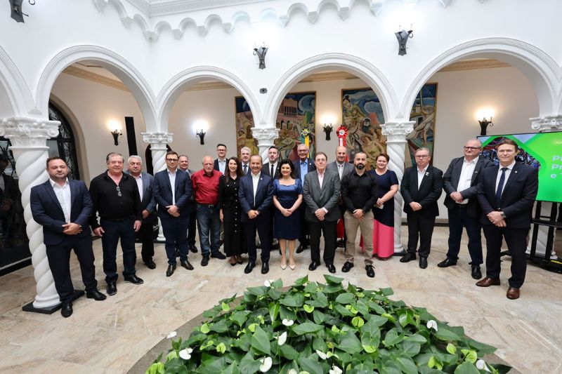 Governo do Estado impulsiona R$ 1,2 bilhão em novos investimentos privados e projeta mais de 4 mil empregos em SC