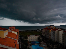 TwitterEmailWhatsApp
Proteção e Defesa Civil alerta para ocorrências associadas a destelhamentos, danos na rede elétrica, queda de galhos e árvores, alagamentos e enxurradas – 