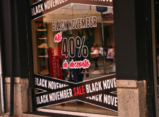 Segundo a pesquisa, 44% dos entrevistados verificam antecipadamente se os produtos estão, de fato, com descontos reais.