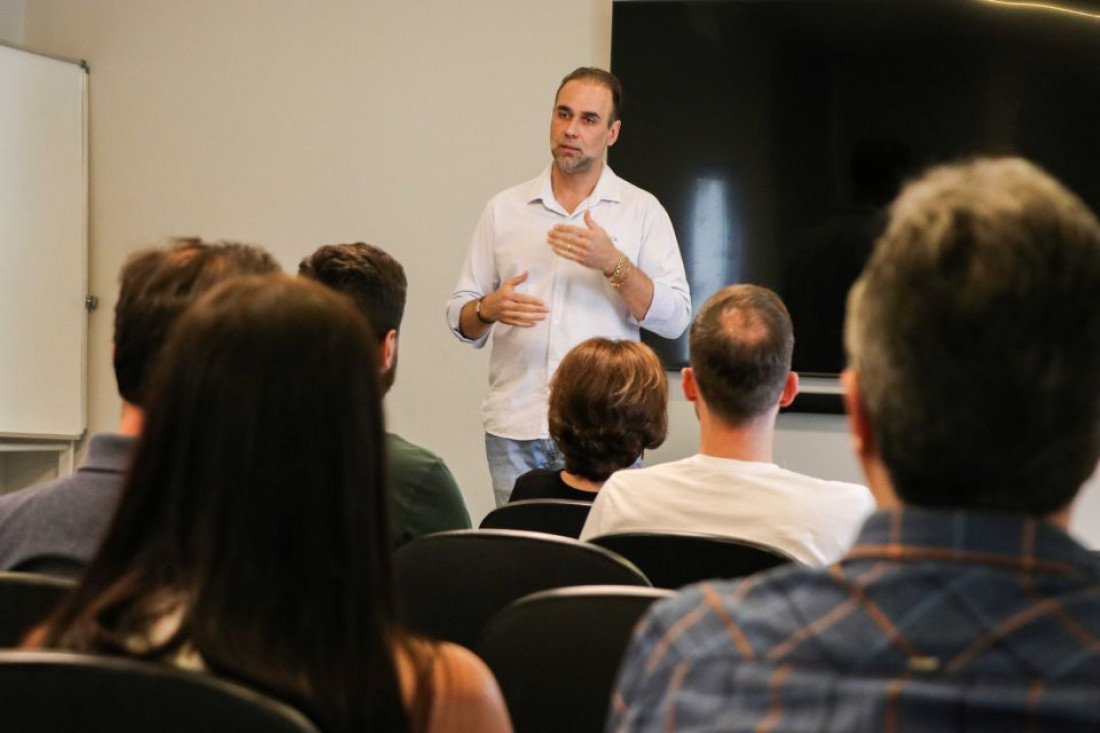 O mandato poderá ser estendido por mais um ano, caso o novo presidente deseje. 