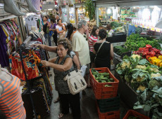 INPC recua para 0,03% em outubro e acumula 4,49% em 12 meses