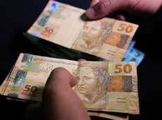 Brasileiros sacaram R$ 455,68 milhões esquecidos em bancos em setembro