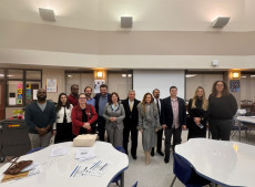 Durante a visita, o grupo foi recebido pelo diretor do campus, que apresentou as estratégias que sustentam os pilares do sucesso da escola: