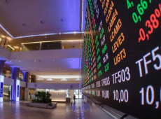 Bolsa cai após 15 altas seguidas e interrompe sequência de recordes