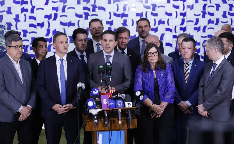 Parlamentares buscam consenso para votar nesta quarta-feira (12)

