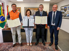 O ato ocorreu na manhã desta quinta-feira, 13, no Centro Administrativo do Governo do Estado, em Florianópolis.