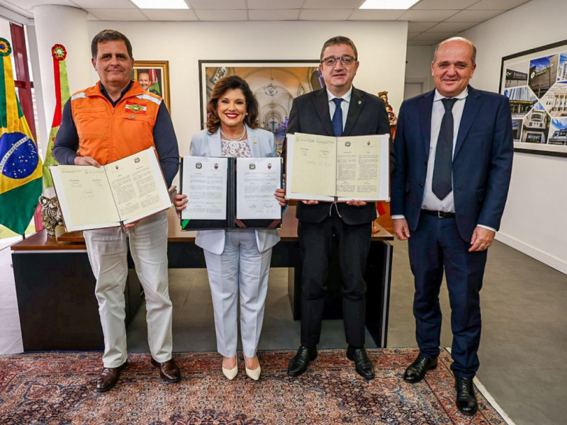 O ato ocorreu na manhã desta quinta-feira, 13, no Centro Administrativo do Governo do Estado, em Florianópolis.