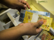 Lote extra de R$ 156,4 milhões do abono salarial será pago hoje