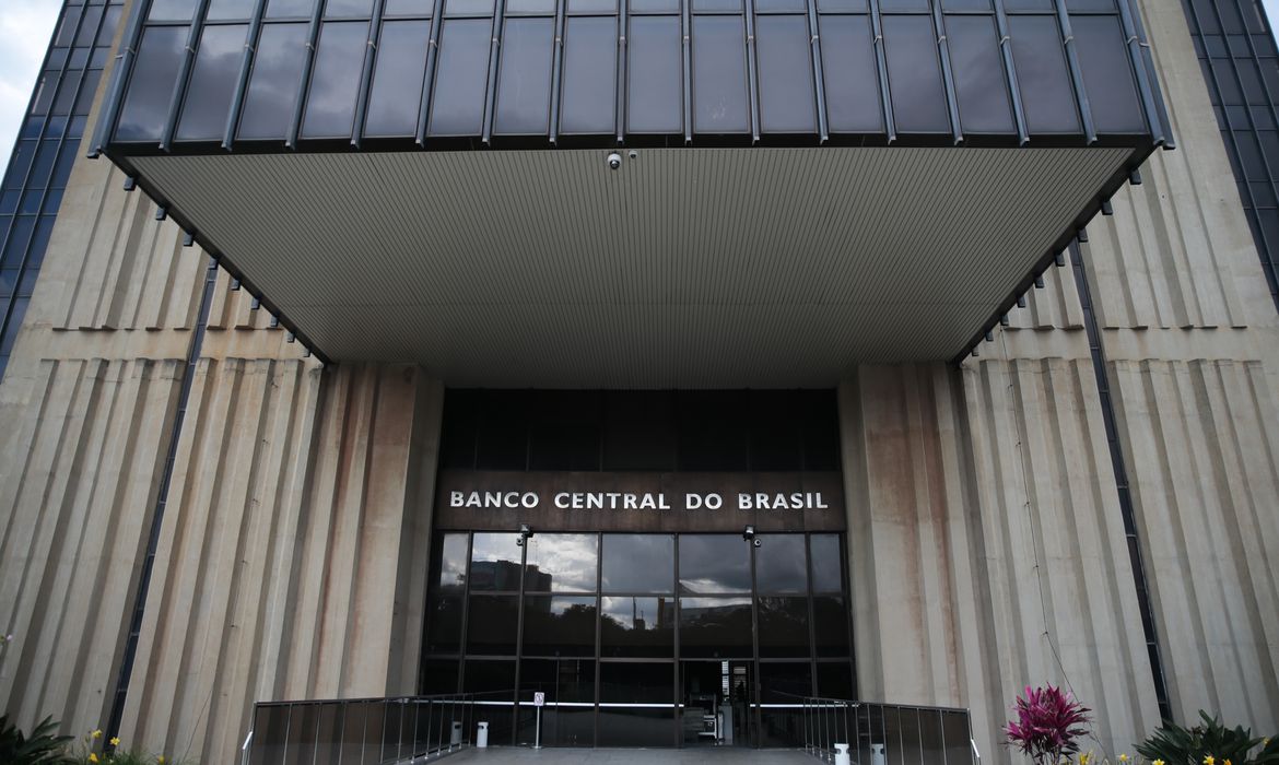 Banco Central oficializa liquidação da Master Corretora
