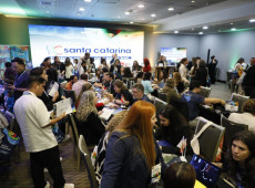 SETUR Encerra roadshow internacional no Chile, focando no turismo de quatro estações
