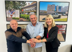 Valter Brasil, Alvin Laemmel e Rúblia Albers Magalhães, presidente do Conselho Curador da FAHECE