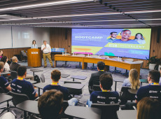 Cerimônia foi realizada em auditório da sede da FIESC, em Florianópolis 