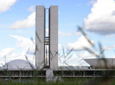 A derrubada dos vetos recupera a coerência do texto aprovado pelos parlamentares e reduz incertezas regulatórias que poderiam afetar a confiança dos investidores, diz a CNI