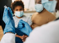 Governo começa a distribuir vacina contra vírus sincicial respiratório
