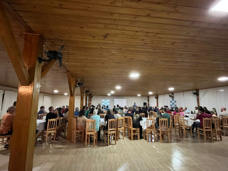  O encontro reuniu autoridades, lideranças e profissionais do setor para discutir temas estratégicos do meio rural e fortalecer o diálogo com os produtores da região