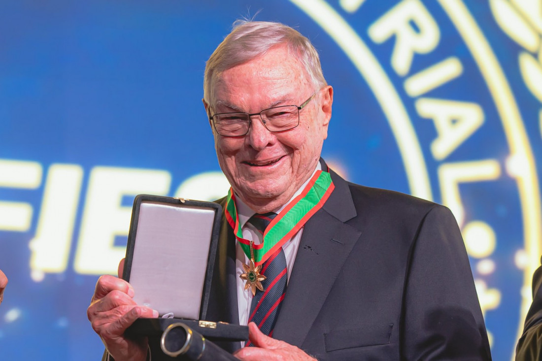 Heinz Engel recebeu a Ordem do Mérito Industrial da FIESC em 2024