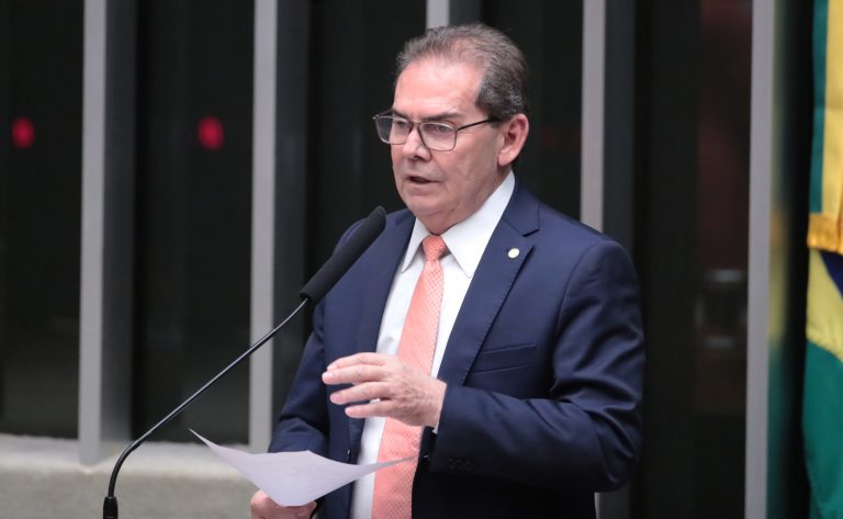 Deputado Paulinho da Força, relator do projeto

