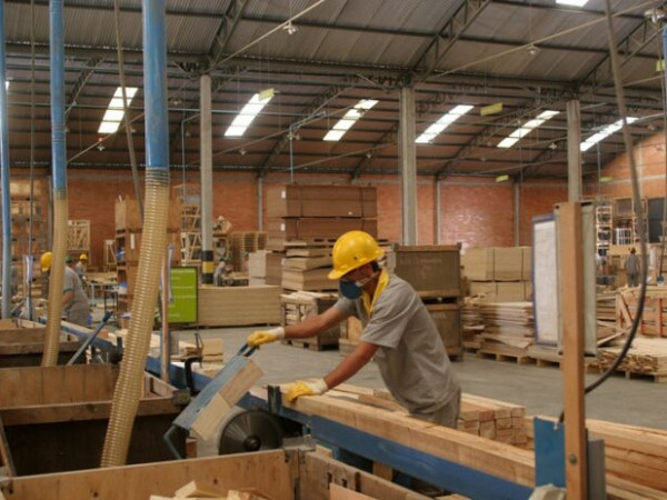  Ao longo de todo o ano, o ICEI ficou abaixo da linha de 50 pontos, sinalizando falta persistente de confian&ccedil;a dos empres&aacute;rios industriais. 