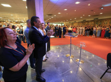  Para o deputado Julio Garcia (PSD), presidente da Alesc, o Parlamento "p&ocirc;de demonstrar &agrave; sociedade a import&acirc;ncia do seu papel, entregando muito trabalho e dedica&ccedil;&atilde;o aos catarinenses".