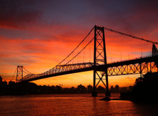 O Costao do Santinho, associado do Destino Floripa & Regi&atilde;o, conquistou quatro trof&eacute;us no Pr&ecirc;mio Caio 2025