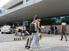 Paes anuncia reuni&atilde;o com ministro para discutir situa&ccedil;&atilde;o de aeroportos