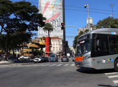 Prefeitura de SP anuncia aumento nas passagens de &ocirc;nibus para R$ 5,30
