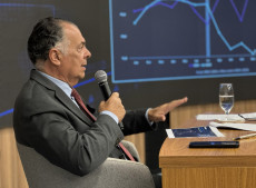 
Gilberto Seleme, presidente da Fiesc: " O corte de incentivos invalida o plano de neg&oacute;cios original, reduz a previsibilidade e afasta novos investidores"