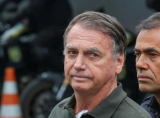 Bolsonaro foi encontrado ca&iacute;do na manh&atilde; de ter&ccedil;a-feira, quando a cela foi aberta para administra&ccedil;&atilde;o da primeira dose de medica&ccedil;&atilde;o.    