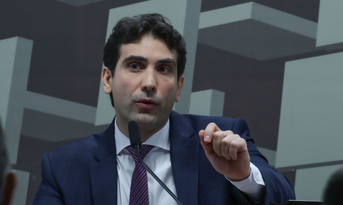 Galípolo assina manifesto internacional pela independência dos BCs