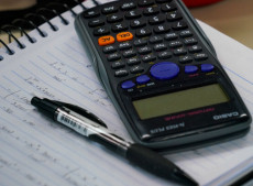 Para cr&eacute;ditos considerados irrecuper&aacute;veis, o desconto pode chegar a 90% sobre o valor recalculado, desde que o pagamento seja &agrave; vista e a ades&atilde;o ocorra nos primeiros 30 dias.