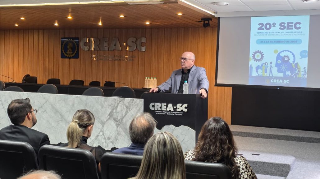 Abriram o seminário o presidente Kita Xavier, a gerente regional Sul do Confea, engª Caroline Burtet, a diretora financeira da Mútua SC, engª Roberta Maas e o presidente da CredCrea, eng. Gelásio Gomes.