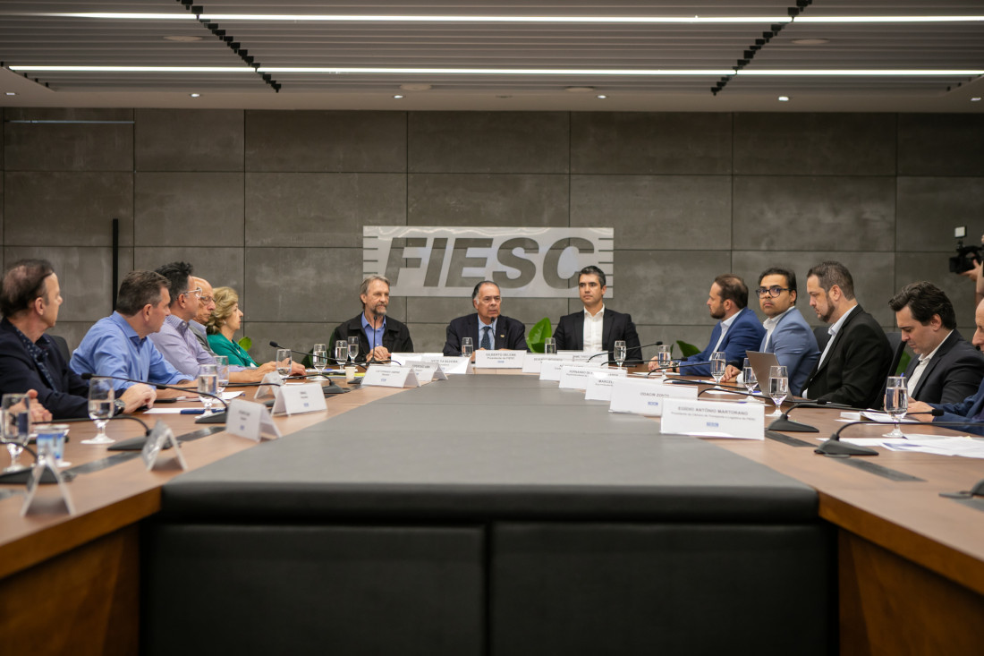 FIESC entregou ofício aos parlamentares alertando para o volume insuficiente de recursos previstos no Orçamento de 2026 para as rodovias federais que cortam SC