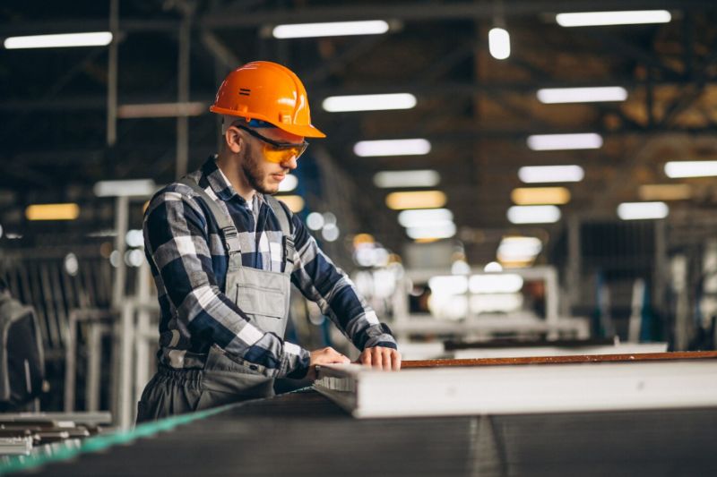 Retração da indústria do Brasil se aprofunda no início de 2026, mostra PMI
