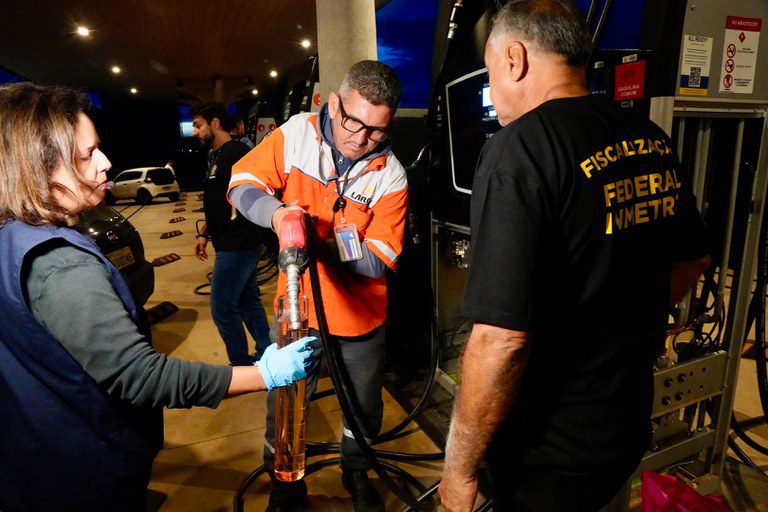 Inmetro e ANP fazem opera&ccedil;&atilde;o nacional contra fraudes em postos de combust&iacute;veis
