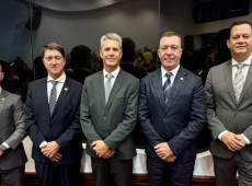 o secret&aacute;rio de Estado da Seguran&ccedil;a P&uacute;blica de Santa Catarina, Coronel Fl&aacute;vio Rog&eacute;rio Pereira Graff, representando a SSP, foi homenageado pelos relevantes servi&ccedil;os prestados &agrave; &aacute;rea da Seguran&ccedil;a P&uacute;blica