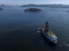 Petrobras. Navio-sonda Valaris DS-17 ancorado para manuten&ccedil;&atilde;o na Ba&iacute;a de Guanabara (RJ). A Equinor ASA Brasil concedeu &agrave; Valaris para seus campos de explora&ccedil;&atilde;o de petr&oacute;leo em &aacute;guas ultraprofundas. 