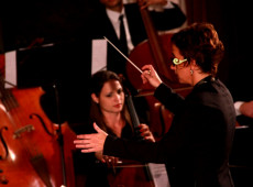 Maestrina Fabr&iacute;cia Piva 