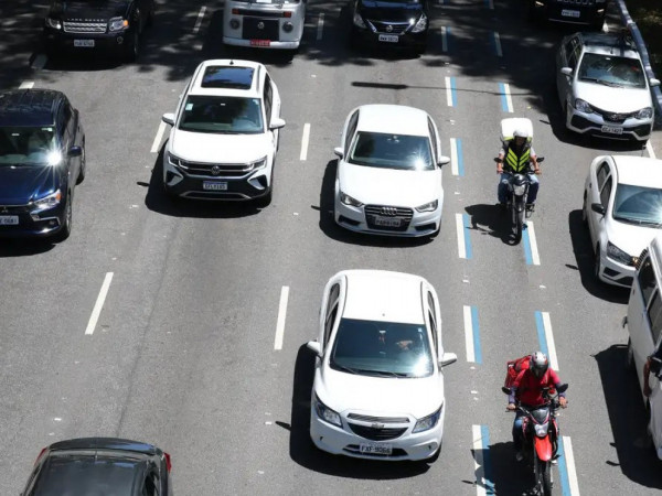 Estado apresentou desempenho relativamente melhor em motocicletas e uma queda levemente menor nos ve&iacute;culos leves.