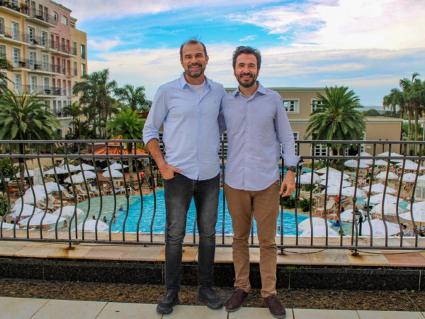 CEO da Habitasul, Jos&eacute; Mateus, e Eduardo Malheiros, CEO do Grupo WIsh 
